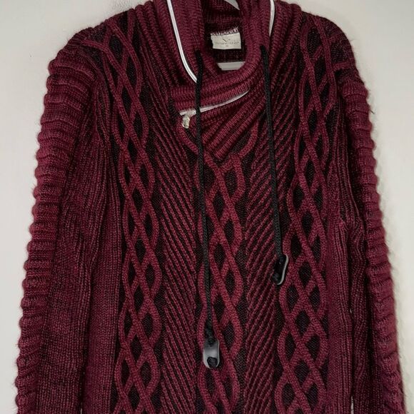 Elegant Burgundy Turtleneck Sweater with Cable Knit Design - Picture 5 of 14
